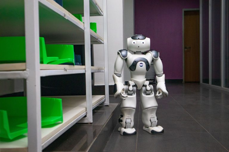 AI and Robotics Converge: Humanoid Machines Learn to Navigate the Real World